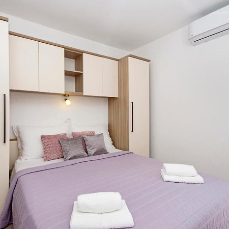 Apartment Mira Makarska Bagian luar foto