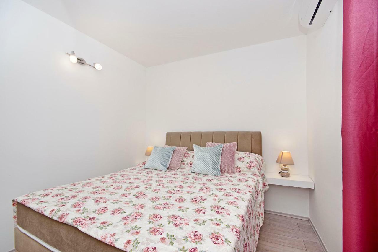 Apartment Mira Makarska Bagian luar foto