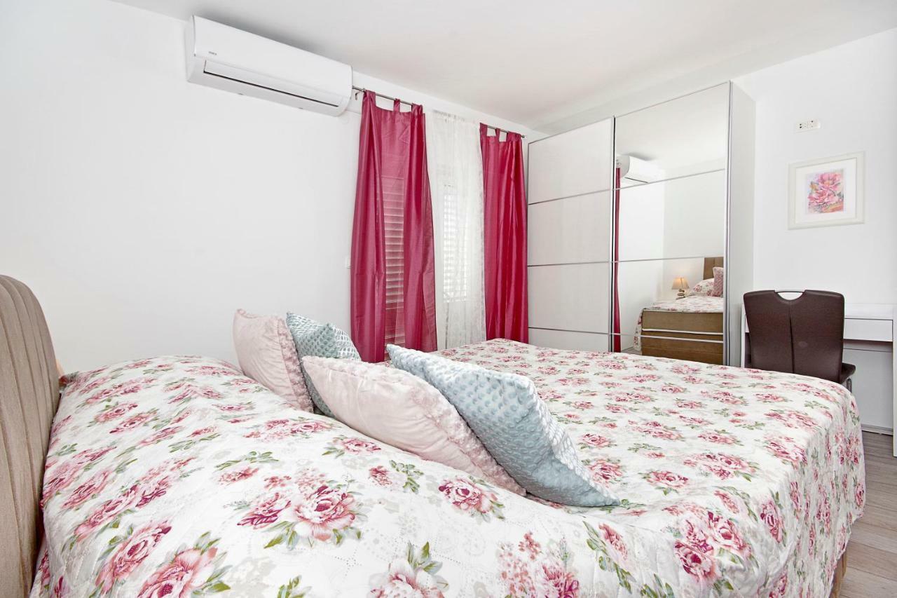 Apartment Mira Makarska Bagian luar foto
